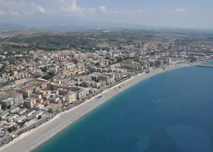 B E B Le Terrazze Sul Mare 住宿加早餐酒店 卡坦扎罗