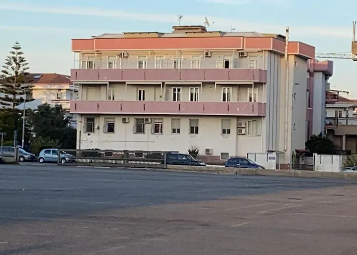 B E B Le Terrazze Sul Mare 住宿加早餐酒店 卡坦扎罗