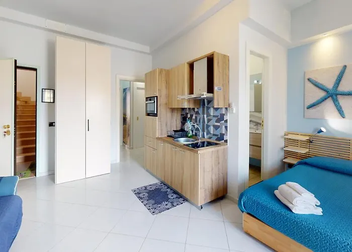 B E B Le Terrazze Sul Mare 住宿加早餐酒店 3*